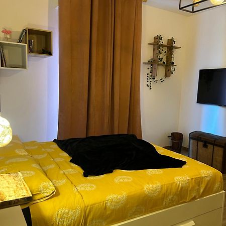 Il Tortellino Vagante - Elegant Apartment Modena Bagian luar foto